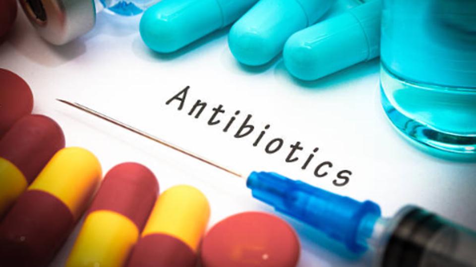 المجلس الصحي يوضح عقوبة بيع المضادات الحيوية دون وصفة طبية