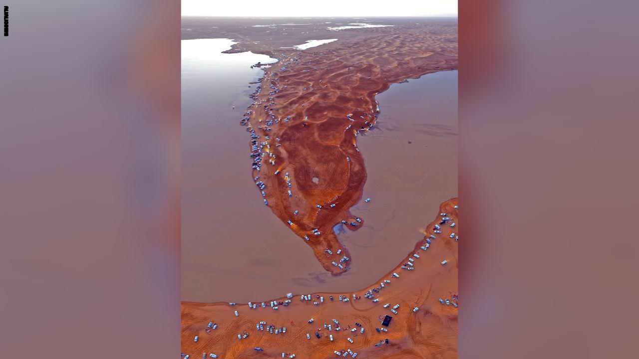 بحيرات وسط الصحراء.. الجمال بمنظور مختلف بعد أمطار المملكة