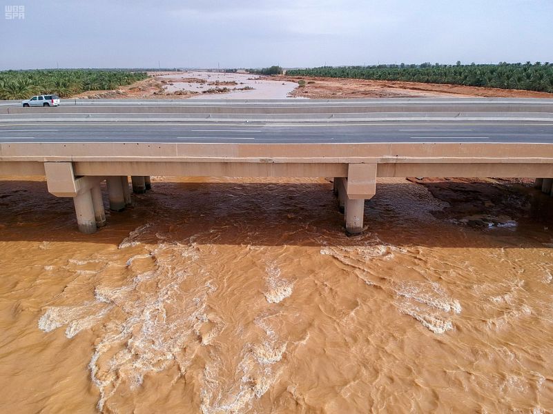 استمرار جريان وادي الرمة شيخ الأودية السعودية