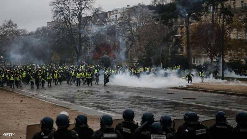 القبضة الحديدية لمواجهة احتجاجات السترات الصفراء بفرنسا