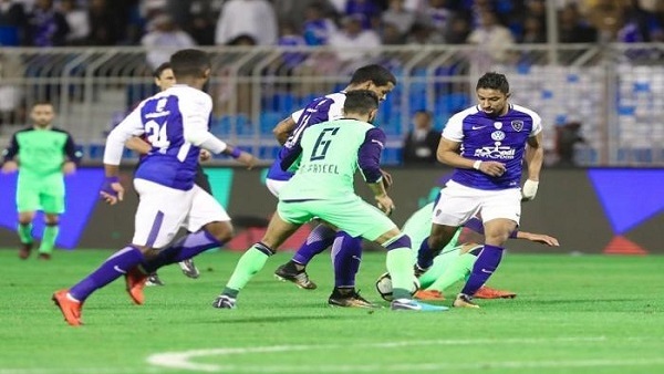 الهلال ضد الأهلي .. موج أزرق يُهدد الحلم الأهلاوي