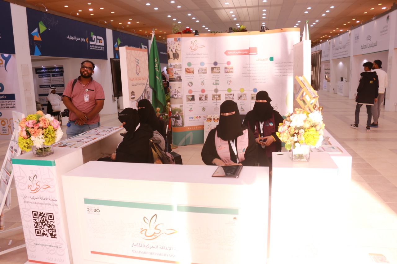 80 عربة متنقلة يومياً من جمعية الإعاقة لزوار الجنادرية