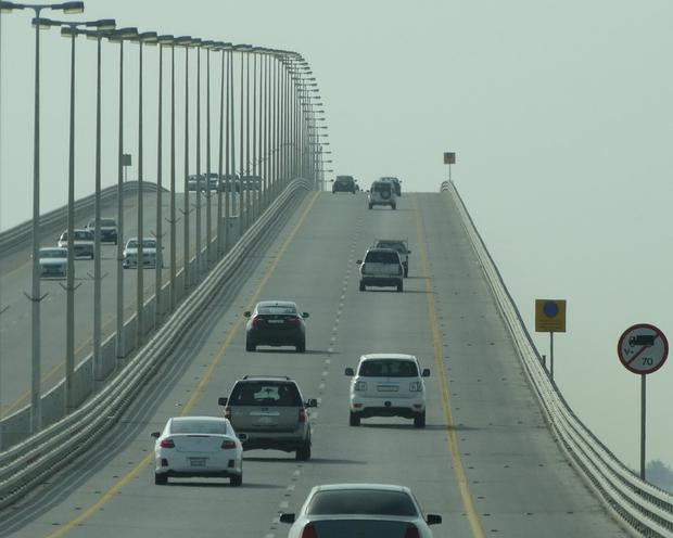 جسر الملك فهد يستعرض متطلبات مغادرة المواطنين ومرافقيهم إلى البحرين