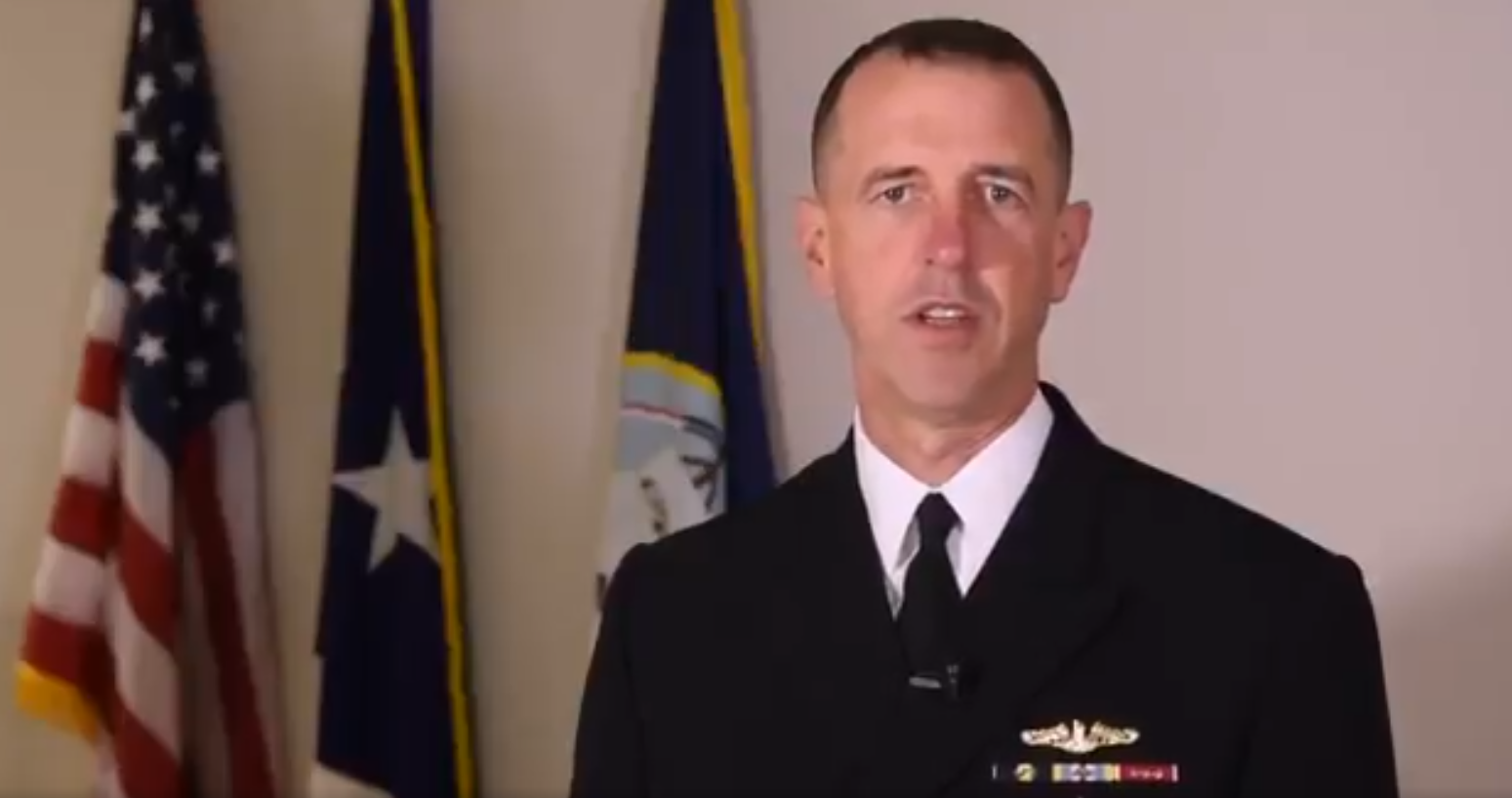 العثور على جثة قائد البحرية الأمريكية بمقر إقامته في البحرين