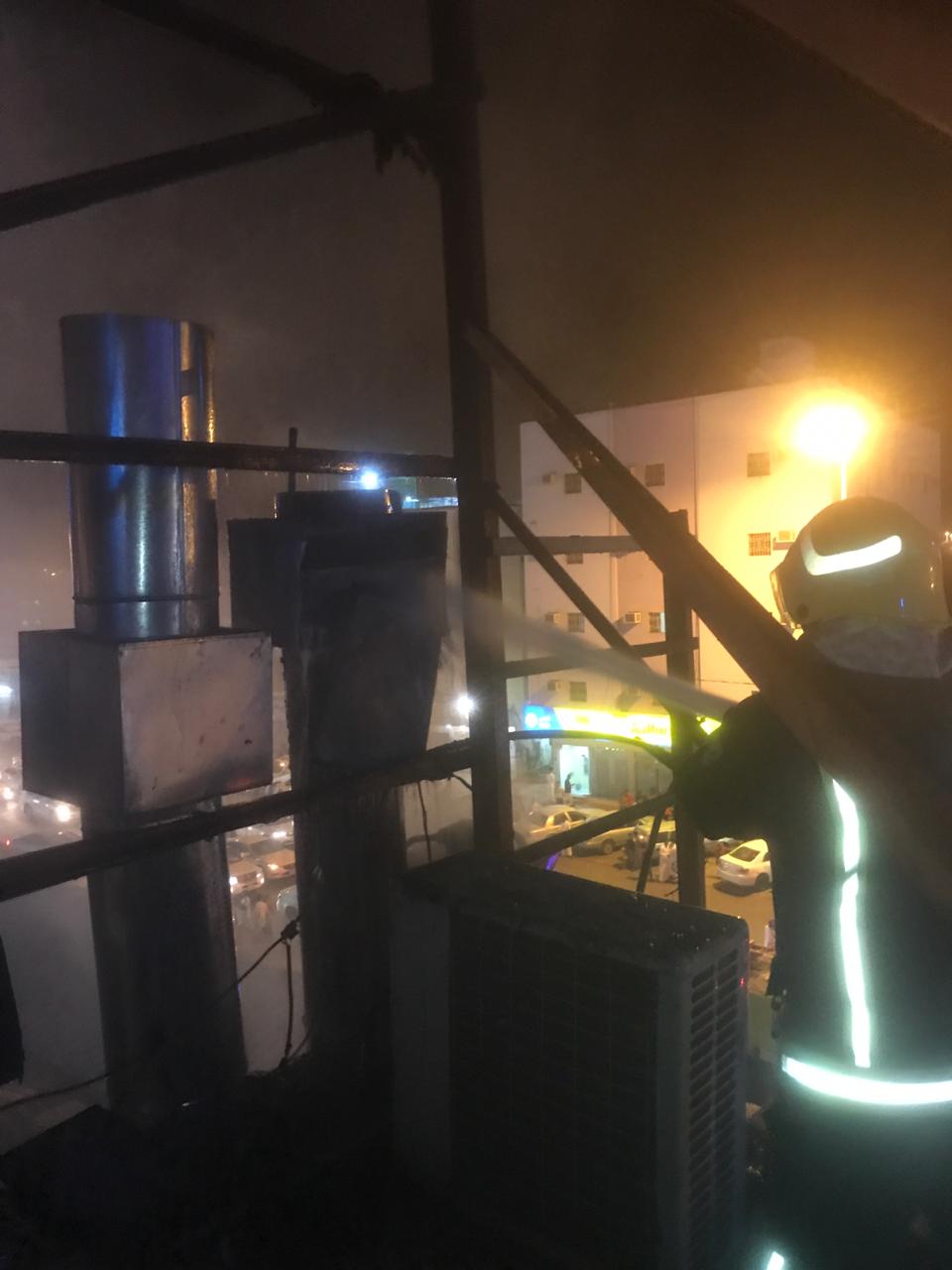 حريق شواية في أحد مطاعم محايل.. والمدني يتدخل