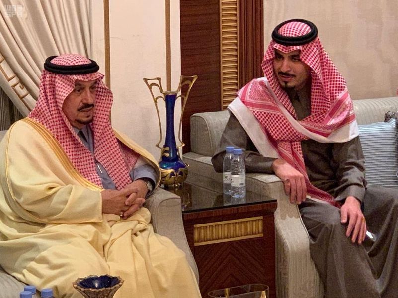 أمير الرياض يعزي في وفاة سلمان المنديل