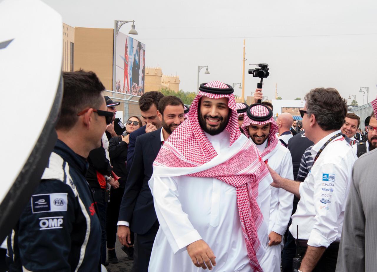 أيقونة الوطن محمد بن سلمان يقود الشباب في غمار التحول نحو العالم الأول