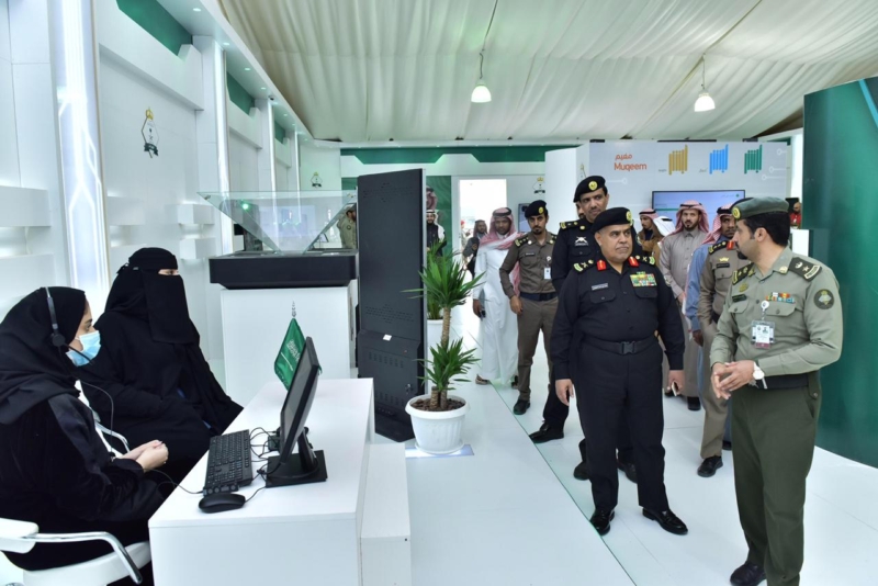 مدير دوريات الأمن يزور معرض الجوازات في الجنادرية ويثني على الخدمات - المواطن
