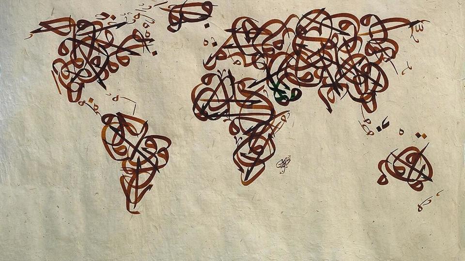 فهد المجحدي يرسم خريطة العالم بالخط العربي: هذا سرها