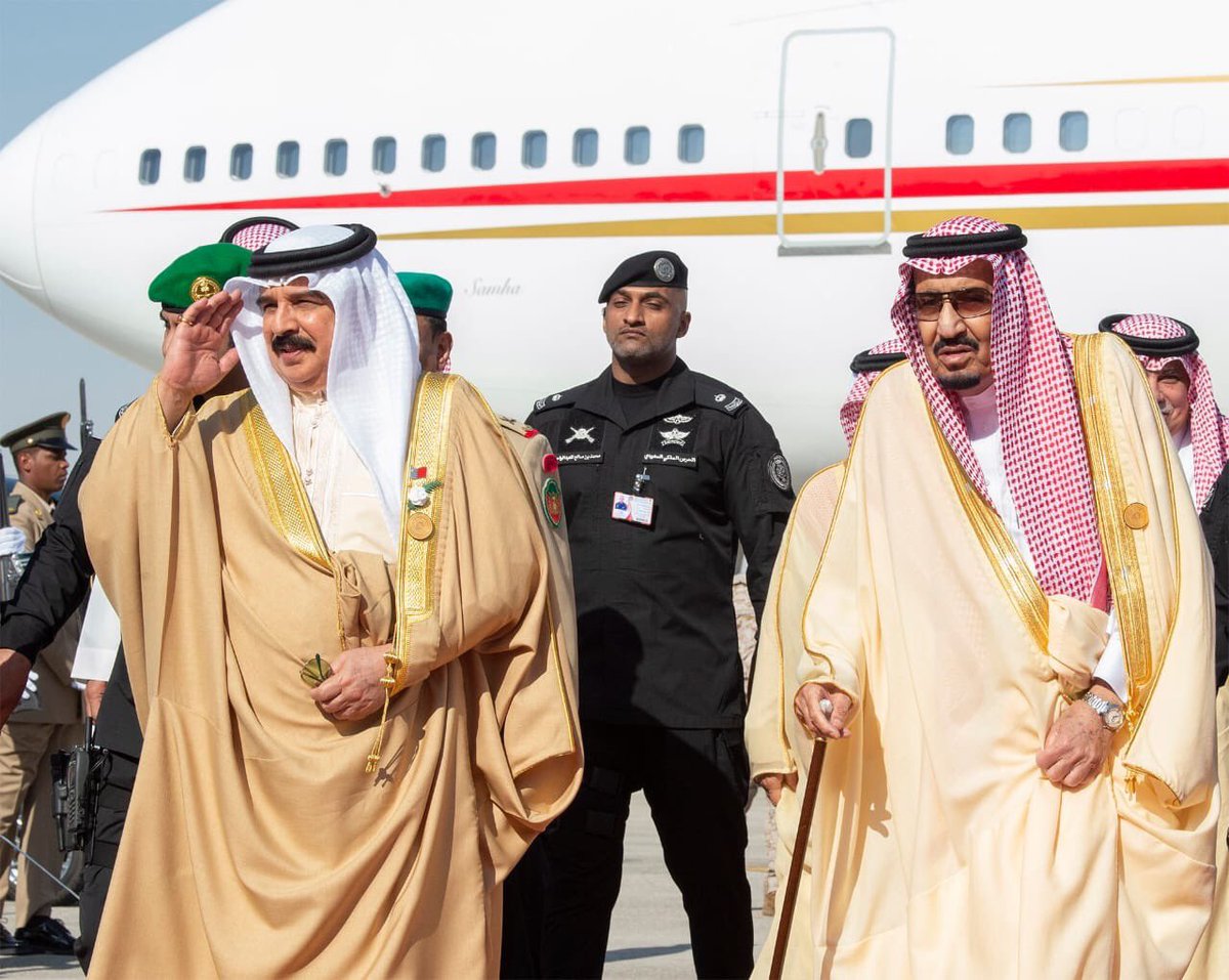 لقطات من استقبال الملك سلمان لـ ملك البحرين للمشاركة في قمة مجلس التعاون 2018