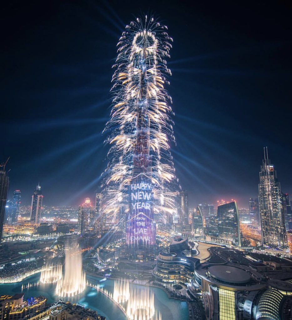 إضاءته عانقت السماء.. من برج خليفة إلى العالم: كل عام وأنتم بألف خير - المواطن
