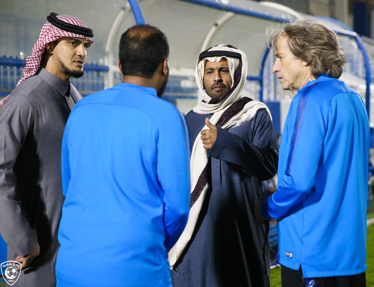 رئيس الهلال يُناقش تراجع النتائج مع جيسوس