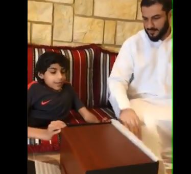 فيديو.. هدية مميزة من أمير الكويت إلى الطفل غانم المفتاح
