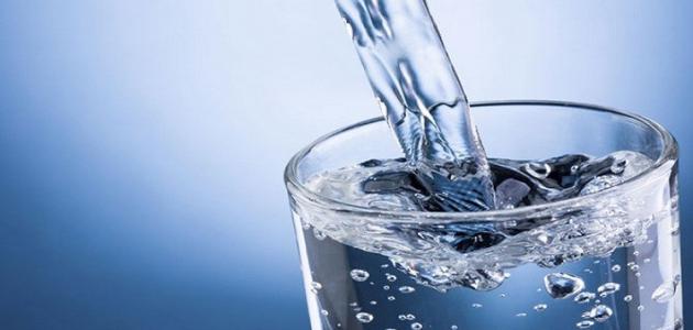 5 أعراض صحية ونفسية لـ قلة شرب الماء