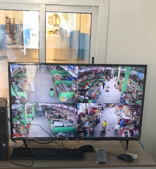 كاميرات وغرفة مراقبة لرصد المخالفات الصحية بحلقة الكعكية في مكة