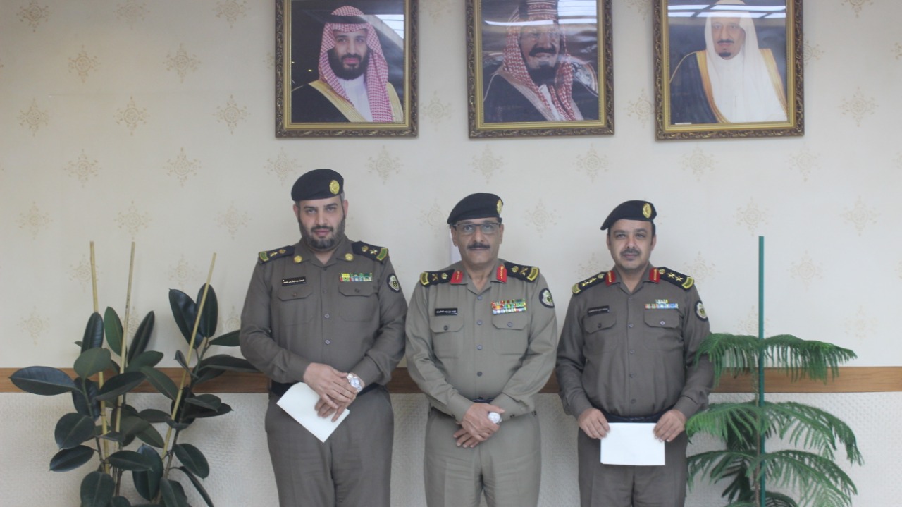 مدير شرطة الرياض يكرم عدداً من القيادات