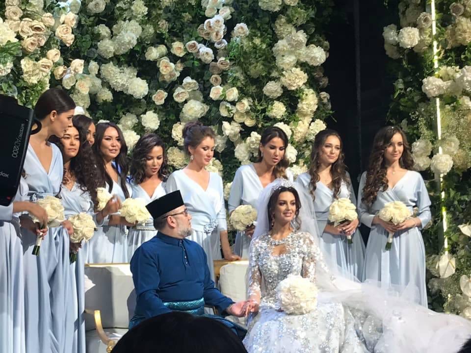 ملك ماليزيا يتنازل عن العرش بعد أسابيع من زواجه الحسناء الروسية