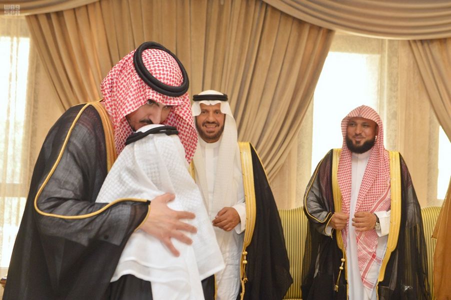 أمير مكة بالنيابة يدشن مبادرة مع اليتيم في البلد الأمين