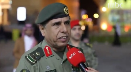 شاهد الفيديو.. اللواء اليحيى يستعرض خدمات #الجوازات لزوار الجنادرية