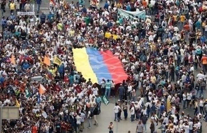 ماذا يحدث في فنزويلا.. رئيس جديد ومظاهرات ومواقف دولية متباينة