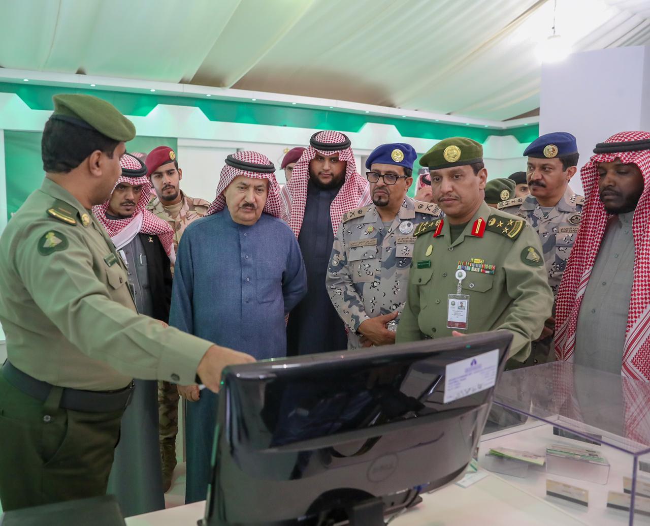 الأمير متعب بن محمد يزور معرض الجوازات في الجنادرية ويثني على الخدمات