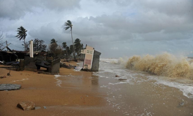 تايلاند تجلي 6 آلاف وتعلق النقل البحري بسبب عاصفة بابوك المدمرة