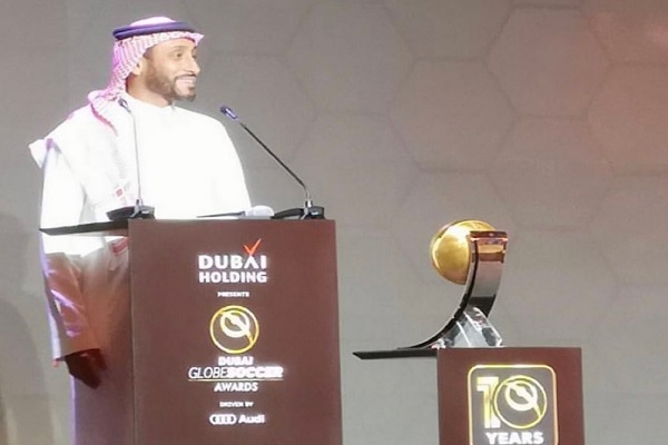 صور .. #سامي_الجابر يحصد جائزة أفضل مسيرة لاعب عربي