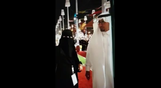 فيديو.. زيارة العزوة والسند .. جواهر تشرح لأخيها في ركن الفن بصدر الكرامة