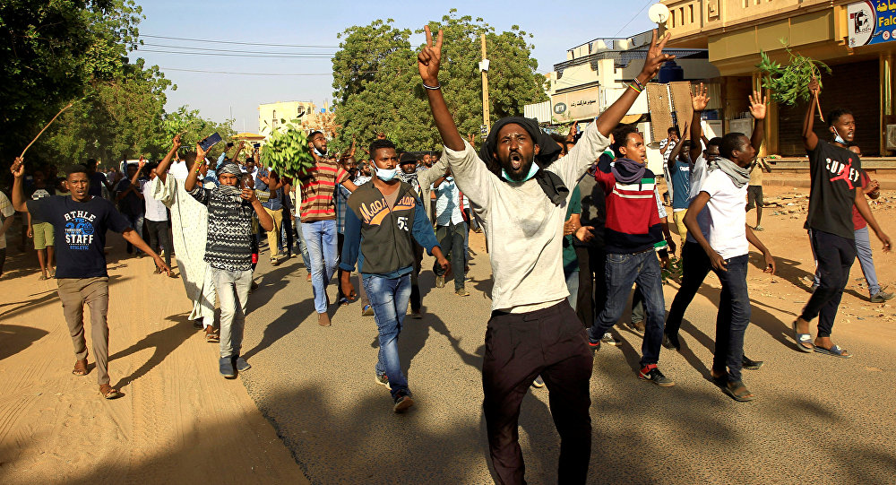 اعتقال 14 أكاديميا من جامعة الخرطوم في مظاهرات السودان اليوم