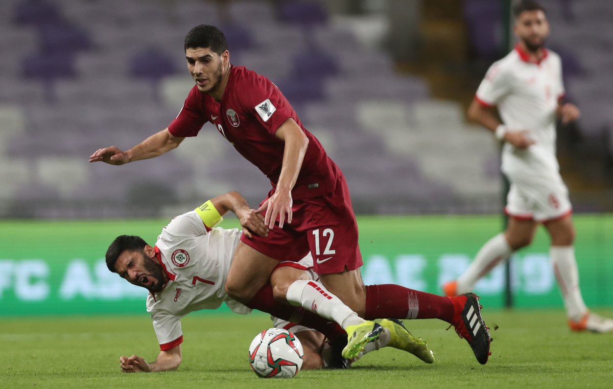 قطر يفوز على لبنان بهدفين
