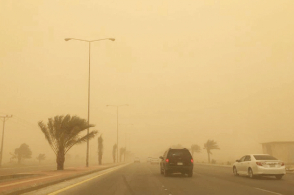 غبار يحجب الرؤية في نجران لمدة 13 ساعة