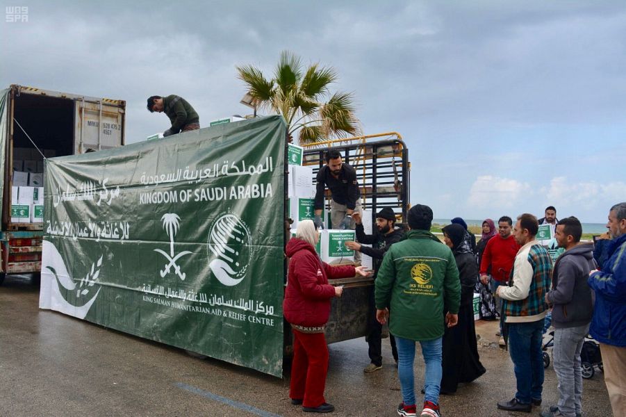 مركز الملك سلمان يوزع 494 حقيبة شتوية في لبنان