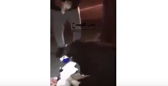 فيديو.. مواطنتان تنقذان شابًا ابتلع لسانه