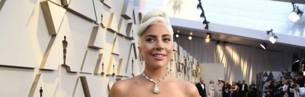 Lady Gaga ليدي جاجا في جيدها 30 مليون دولار بحفل OSCAR 2019