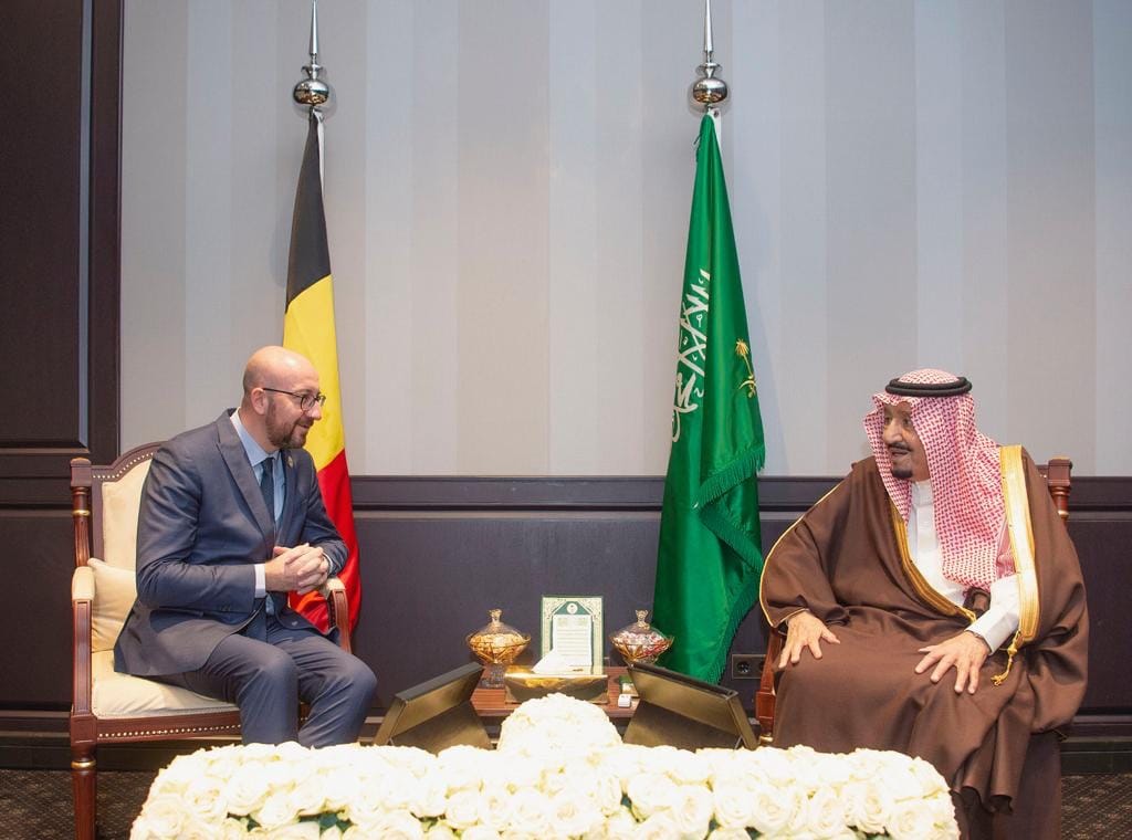 الملك سلمان يبحث سبل دعم العلاقات الثنائية مع رئيس وزراء بلجيكا