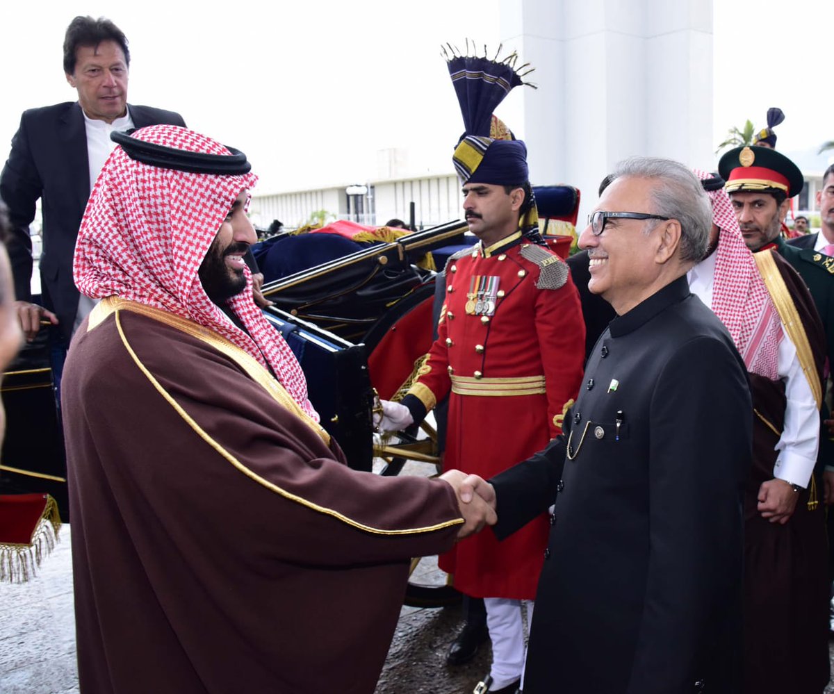 فيديو.. الأمير محمد بن سلمان يشرف حفلا رسميا خلال زيارته إلى باكستان