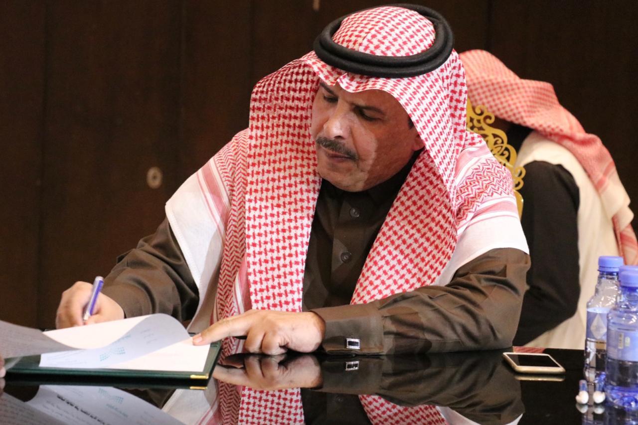 مدير تعليم الرياض يوقع 14 اتفاقية لاستثمار المرافق التعليمية