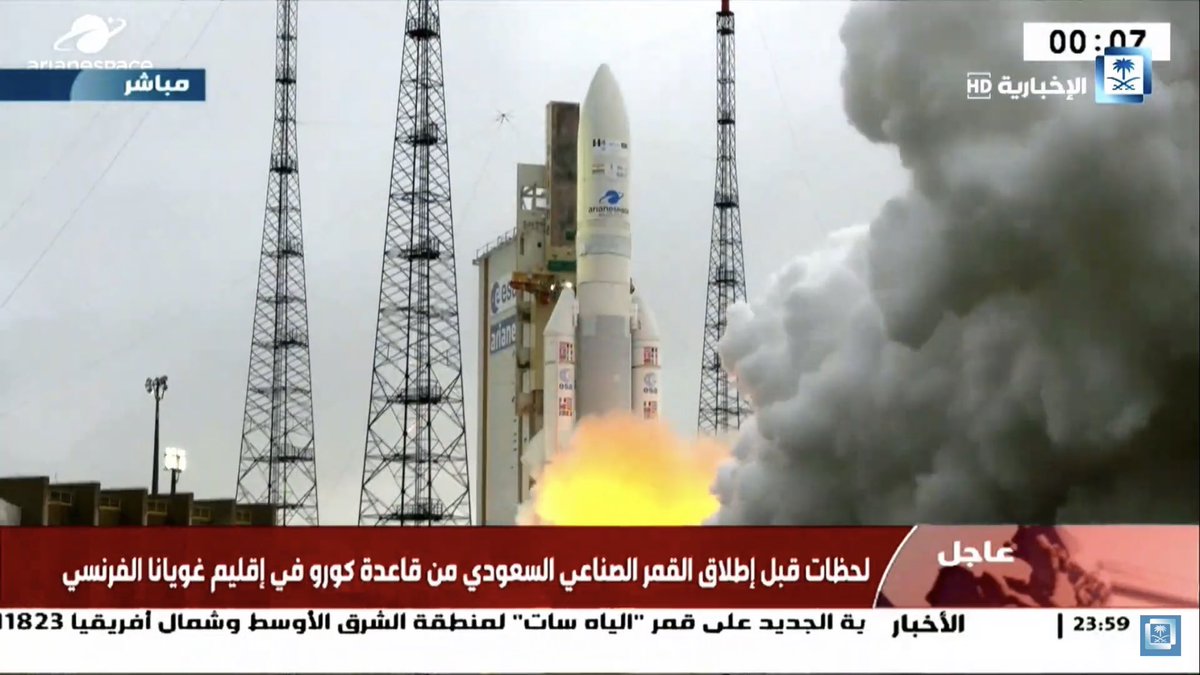 مع دقات منتصف الليل.. فيديو للحظة إطلاق أول قمر صناعي سعودي للاتصالات