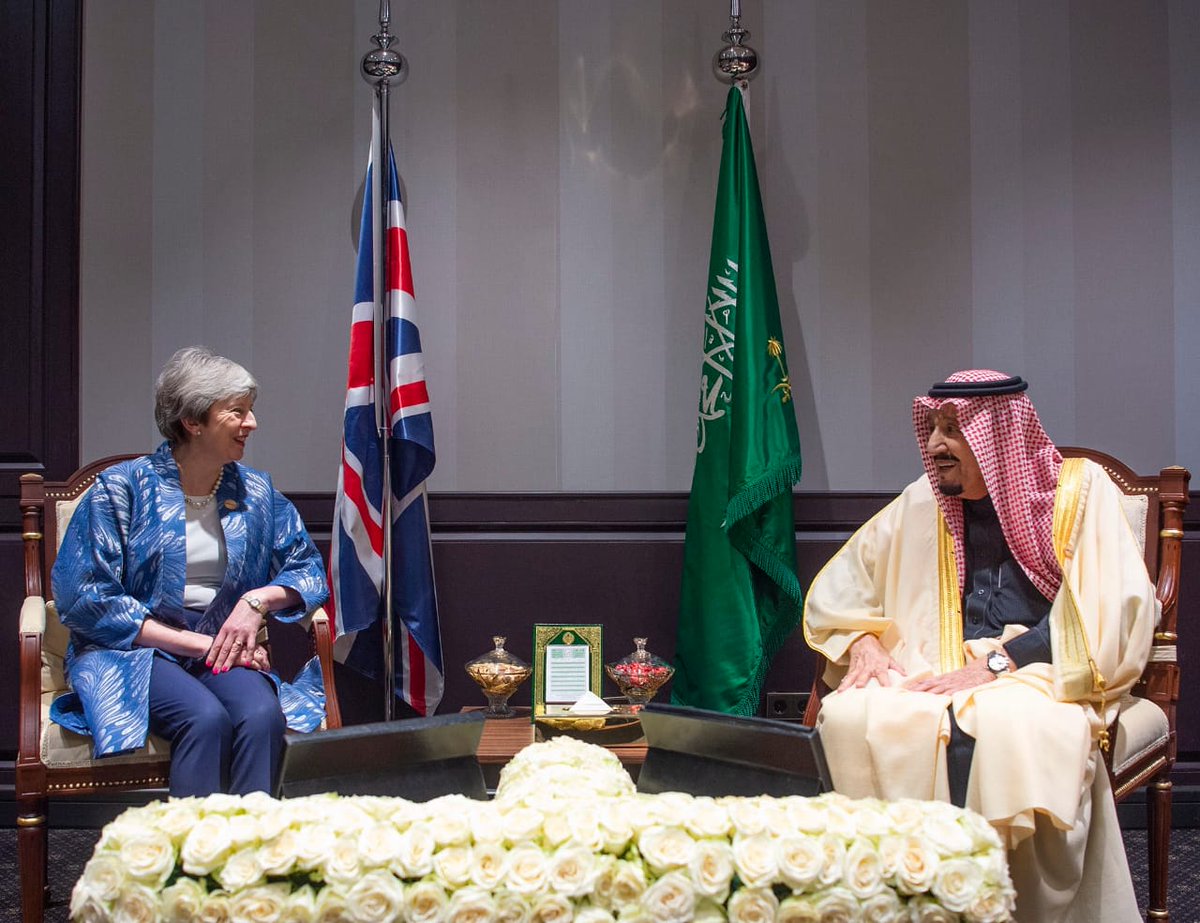 الملك سلمان يستعرض العلاقات الثنائية مع رئيسة وزراء بريطانيا