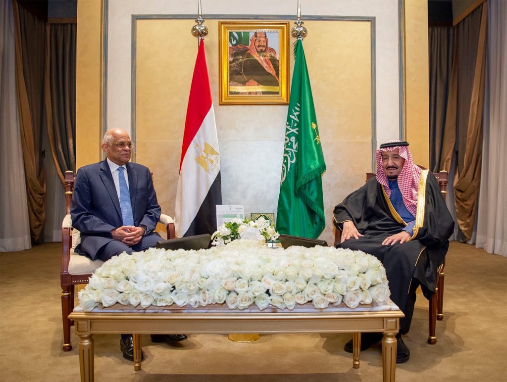 الملك سلمان يستقبل رئيس مجلس النواب المصري في مقر إقامته بشرم الشيخ