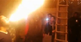 فيديو.. أدى خدعة فأمسكت النيران في وجهه