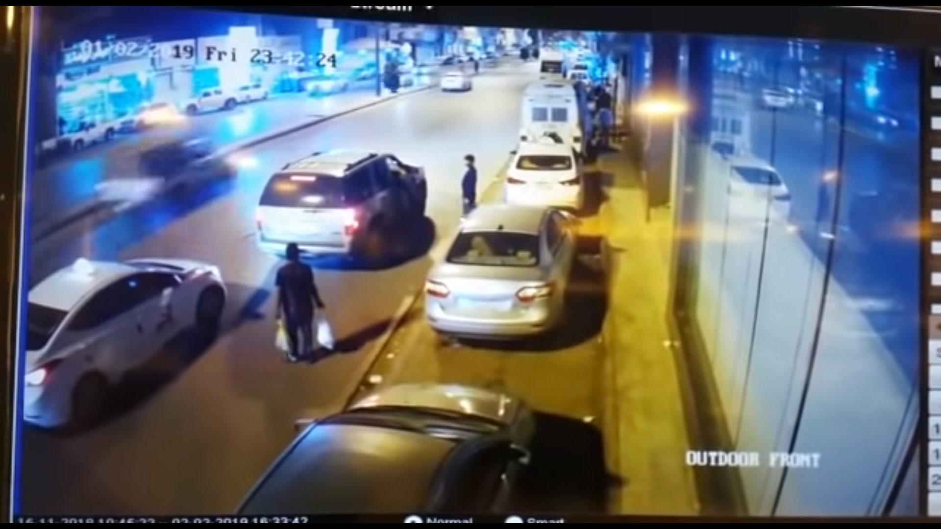 فيديو متداول.. سيارة بسرعة جنونية تدهس شخصين في بريدة