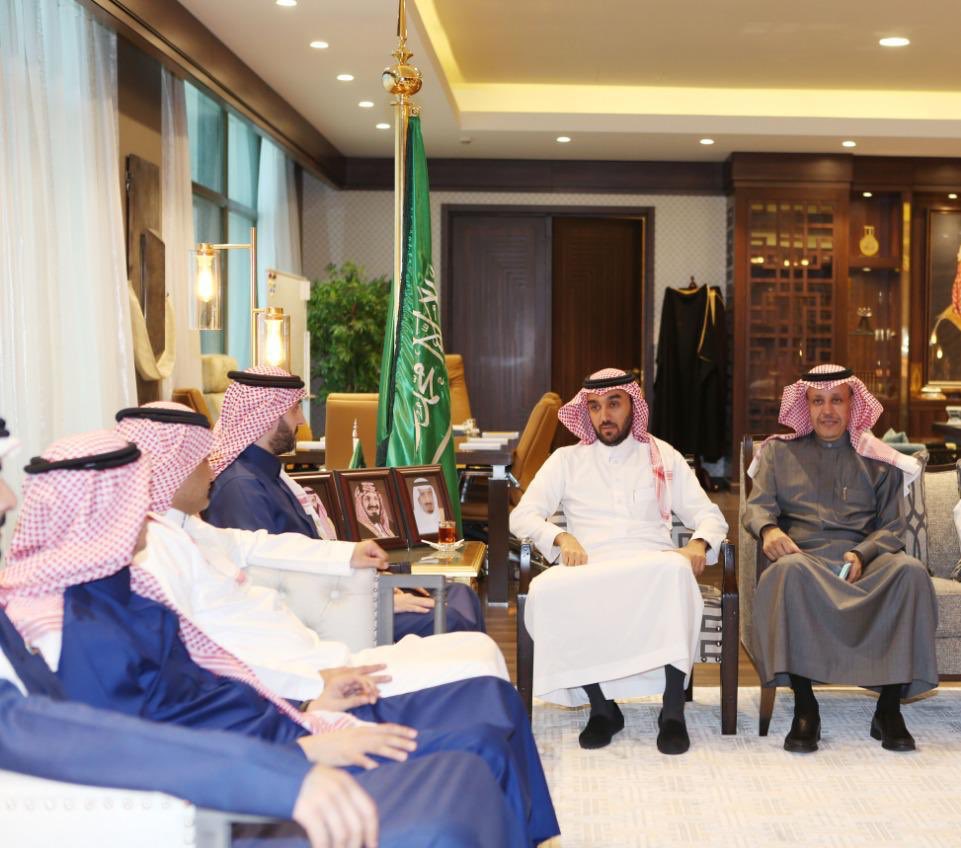 رئيس هيئة الرياضة يلتقي الفواز وأعضاء الاتحاد السعودي