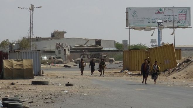 الحوثي يقصف مقر لجنة إعادة الانتشار في الحديدة
