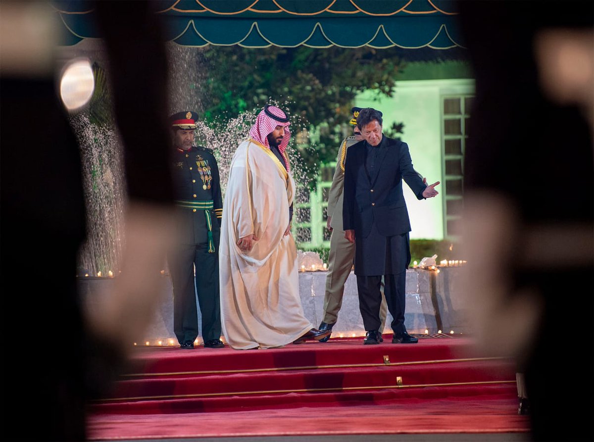 لقطات توثق حفاوة استقبال الأمير محمد بن سلمان عند وصوله باكستان