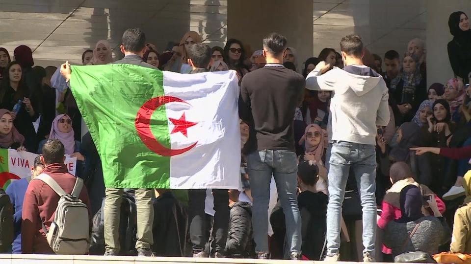 تظاهرات جديدة للطلاب وسط العاصمة الجزائرية