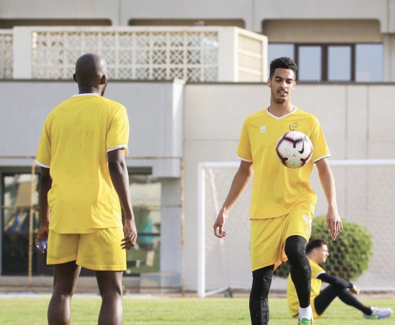 أُحد يبدأ اليوم استعداده لمواجهة الهلال المصيرية