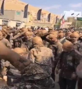 فيديو.. ميليشيات إيرانية تمارس طقوساً غريبة في سوريا