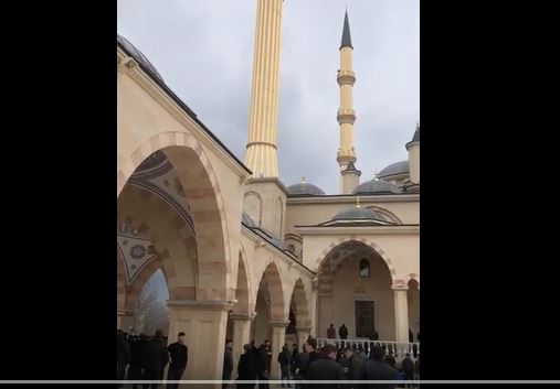فيديو.. العيسى يخطب الجمعة في أكبر مسجد بالشيشان