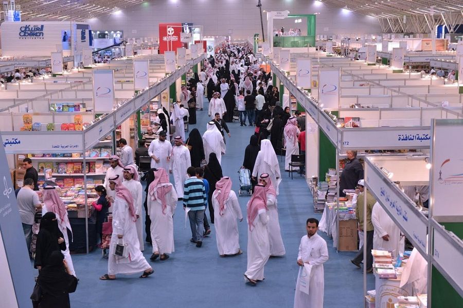 برعاية الملك سلمان.. وزير الثقافة يفتتح معرض الرياض للكتاب غدًا بمشاركة 913 دار نشر